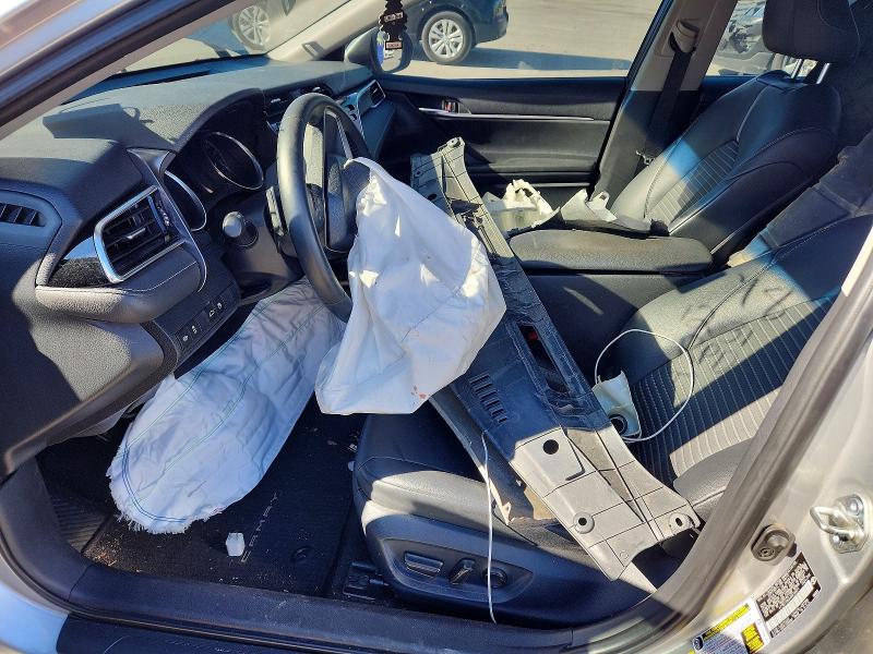 Photo 7 from auction – 2018 TOYOTA CAMRY with VIN 4T1B11HK2JU016921