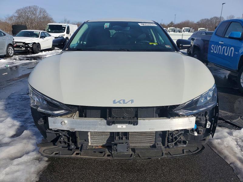 Photo 5 from auction – 2023 KIA EV6 LIGHT with VIN KNDC34LAXP5157273
