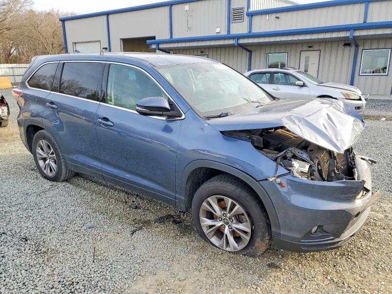 Photo 4 from auction – 2016 TOYOTA HIGHLANDER with VIN 5TDZKRFH4GS183395