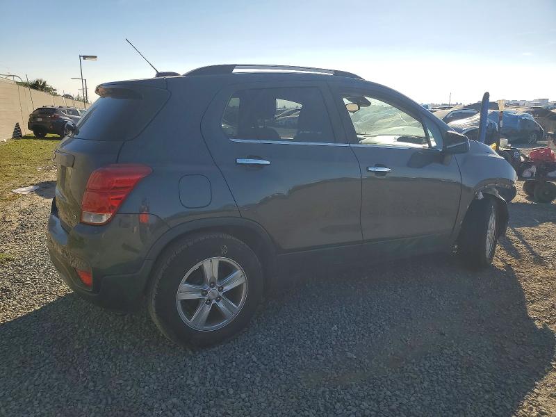 Photo 3 from auction – 2018 CHEVROLET TRAX 1LT with VIN KL7CJLSB0JB617122