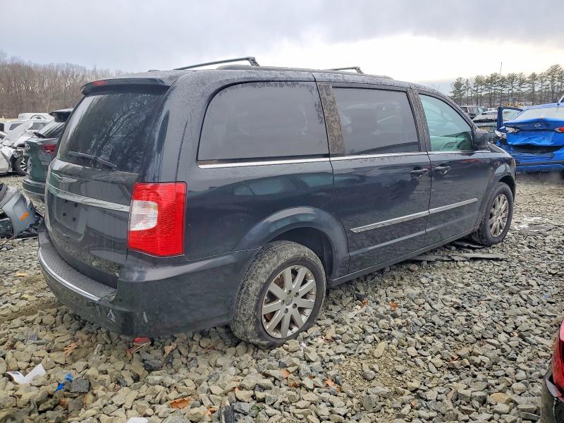 Photo 3 from auction – 2013 CHRYSLER TOWN & COU with VIN 2C4RC1BG0DR805250