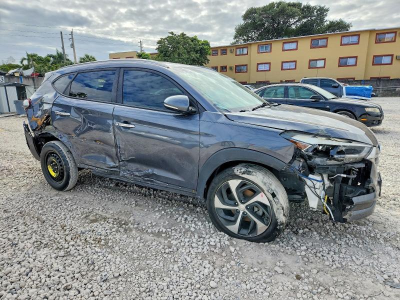 Photo 4 from auction – 2017 HYUNDAI TUCSON with VIN KM8J3CA27HU427625