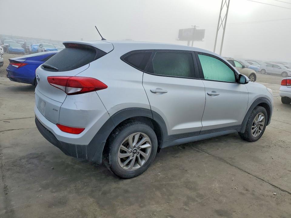 Photo 3 from auction – 2018 HYUNDAI TUCSON SE with VIN KM8J2CA48JU778909