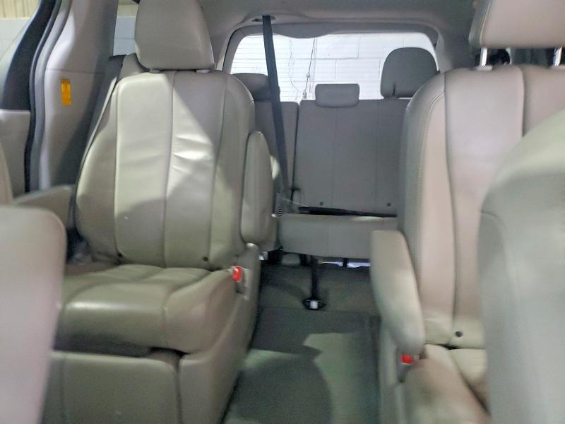 Photo 10 from auction – 2014 TOYOTA SIENNA with VIN 5TDDK3DC7ES086946