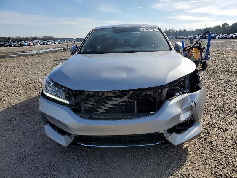 Photo 5 from auction – 2017 HONDA ACCORD with VIN JHMCR6F3XHC009742