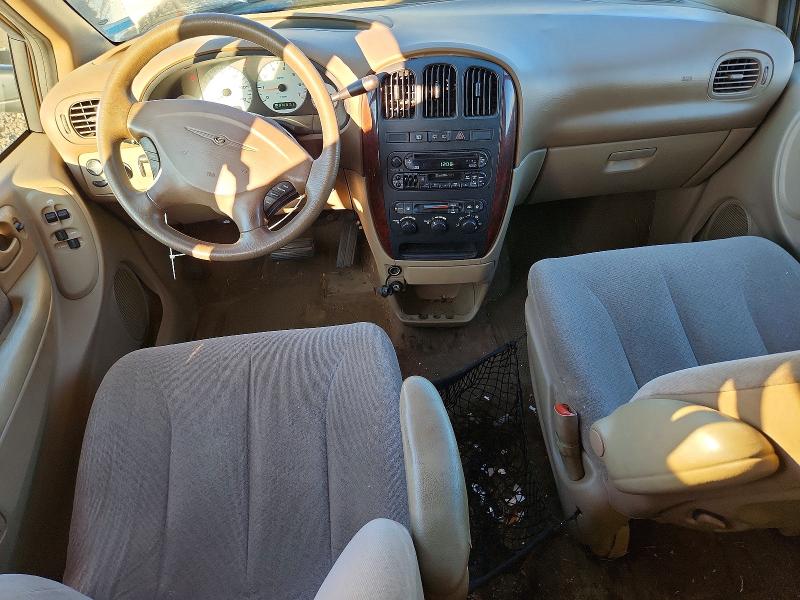 Photo 8 from auction – 2001 CHRYSLER TOWN & COU with VIN 2C4GP44381R266962