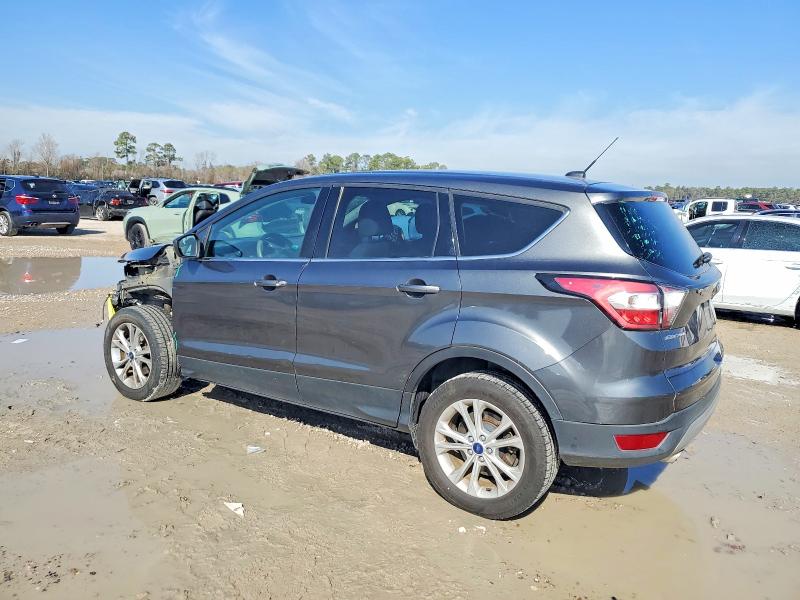 Photo 2 from auction – 2017 FORD ESCAPE SE with VIN 1FMCU0GD2HUA53910