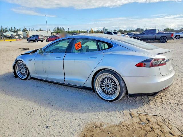 Photo 2 from auction – 2012 TESLA MODEL S with VIN 5YJSA1DP0CFS00806