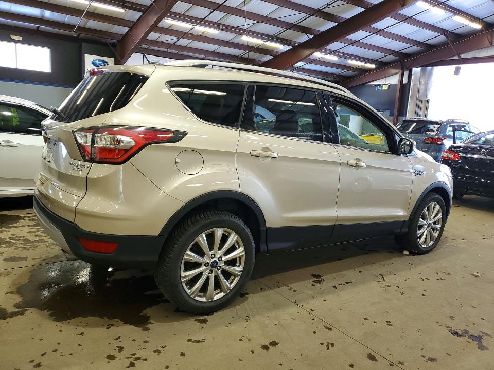 Photo 3 from auction – 2017 FORD ESCAPE with VIN 1FMCU9J94HUB37817