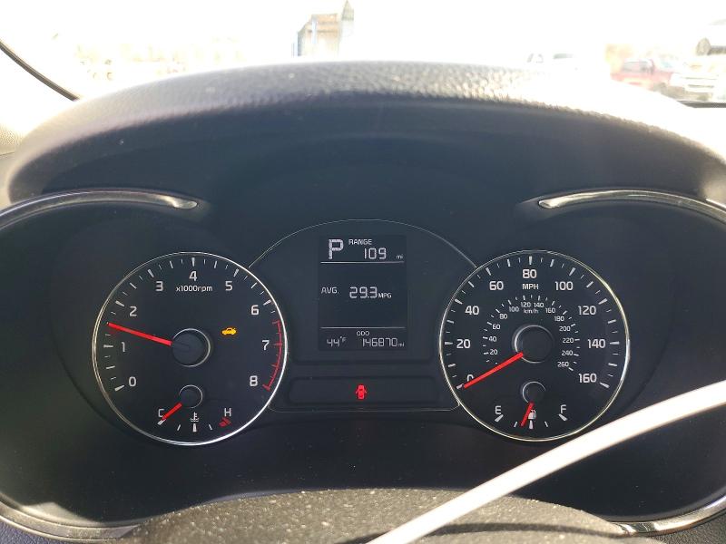 Photo 9 from auction – 2017 KIA FORTE LX with VIN 3KPFK4A74HE037482