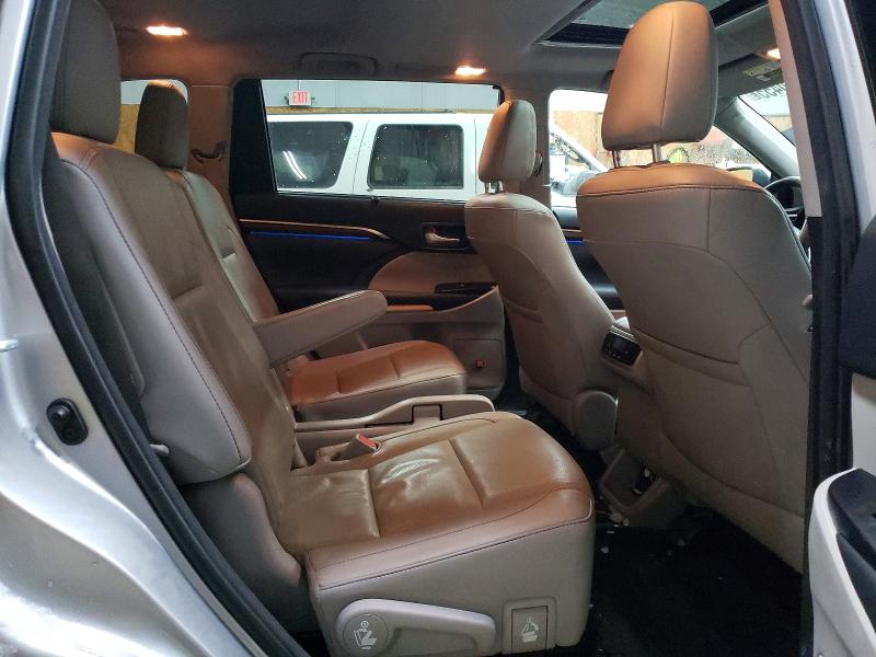 Фото 11 с аукциона – 2016 TOYOTA HIGHLANDER с VIN 5TDDKRFHXGS226910