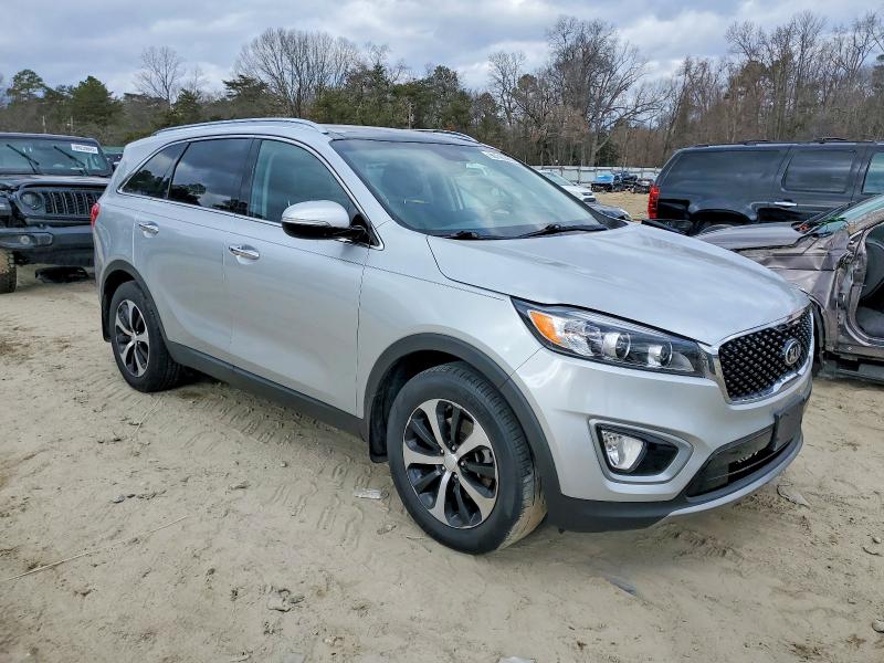 Photo 4 from auction – 2016 KIA SORENTO EX with VIN 5XYPH4A16GG129256