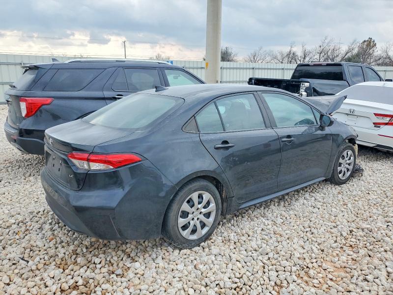Photo 3 from auction – 2022 TOYOTA COROLLA LE with VIN 5YFEPMAE0NP333993