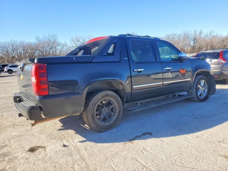 Photo 3 from auction – 2012 CHEVROLET AVALANCHE with VIN 3GNTKGE70CG241019