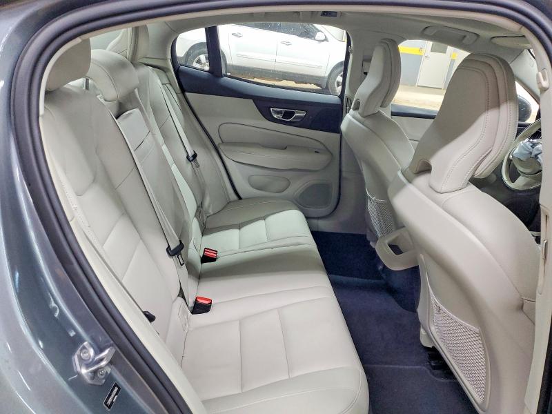 Photo 10 from auction – 2019 VOLVO S60 with VIN 7JR102FK4KG009465