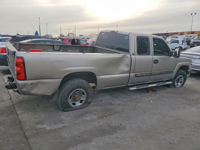 Photo 3 from auction – 2003 CHEVROLET SILVERADO with VIN 1GCHC29U63E147376