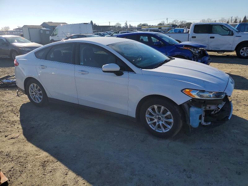 Photo 4 from auction – 2016 FORD FUSION S with VIN 3FA6P0G79GR342913