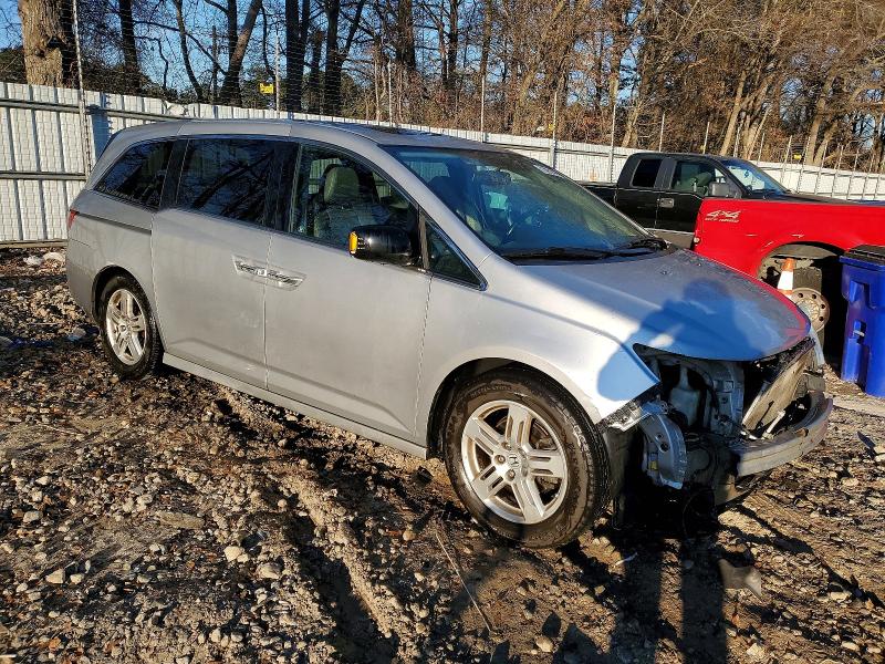 Photo 4 from auction – 2011 HONDA ODYSSEY TO with VIN 5FNRL5H93BB039880