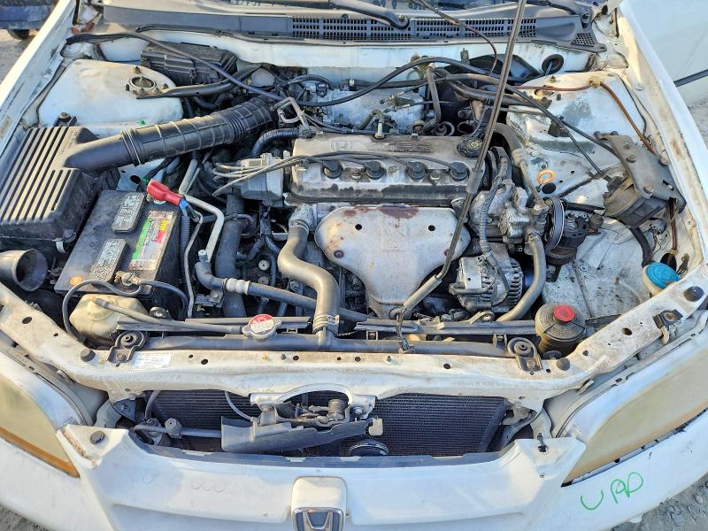 Photo 11 from auction – 2000 HONDA ACCORD with VIN 1HGCG5649YA048345