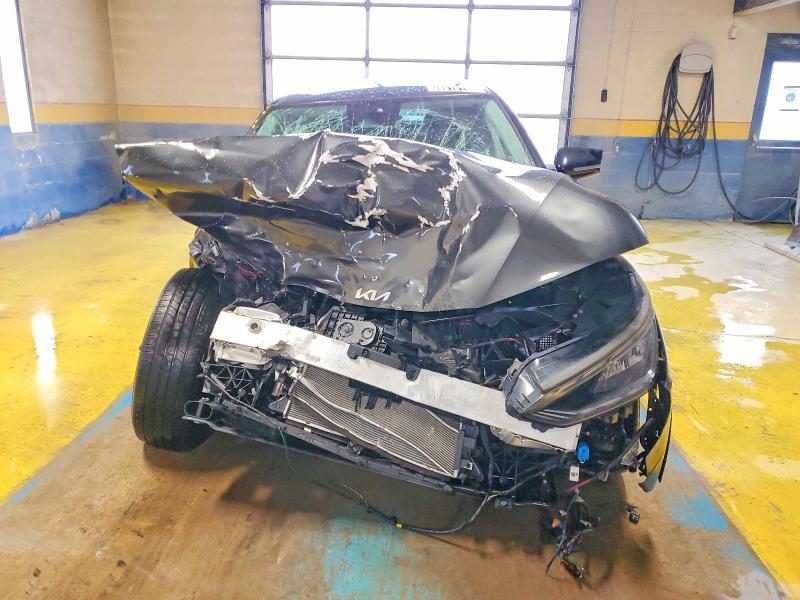 Photo 5 from auction – 2023 KIA EV6 LIGHT with VIN KNDC34LA3P5612528