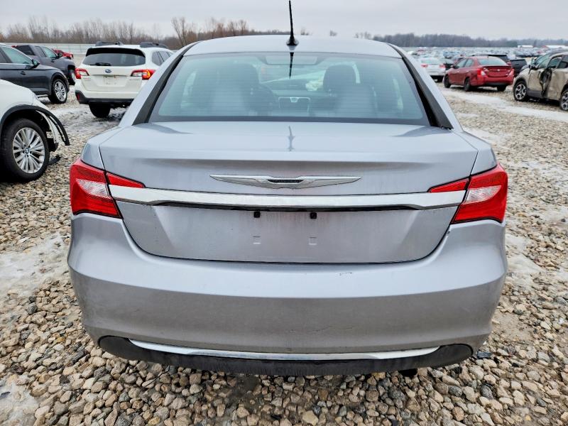 Photo 6 from auction – 2013 CHRYSLER 200 TOURIN with VIN 1C3CCBBB7DN718589