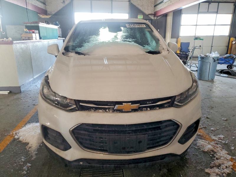 Photo 5 from auction – 2017 CHEVROLET TRAX with VIN KL7CJKSB7HB143903