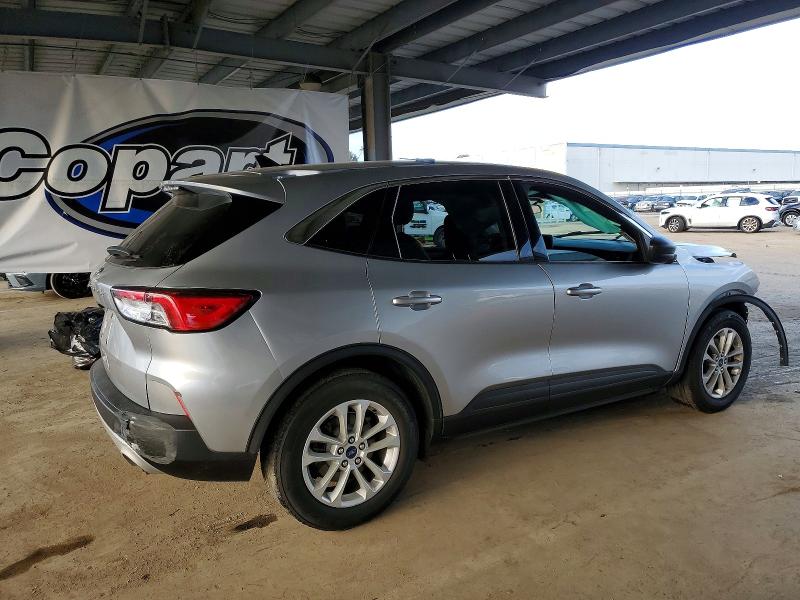 Photo 3 from auction – 2022 FORD ESCAPE SE with VIN 1FMCU0G64NUB61572