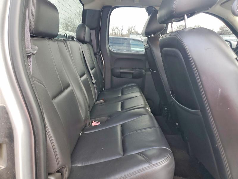 Photo 10 from auction – 2011 GMC SIERRA with VIN 1GTR2WE32BZ241600