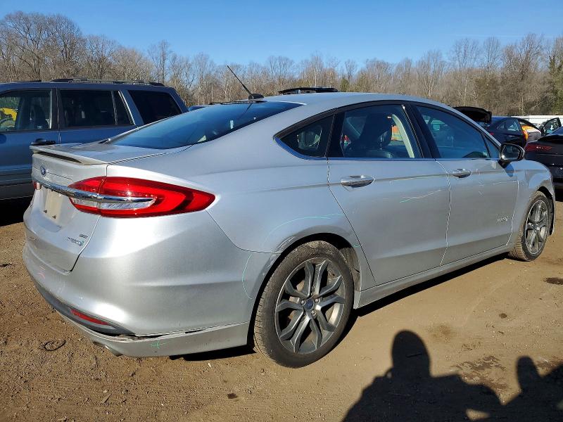 Photo 3 from auction – 2017 FORD FUSION with VIN 3FA6P0LU1HR357290