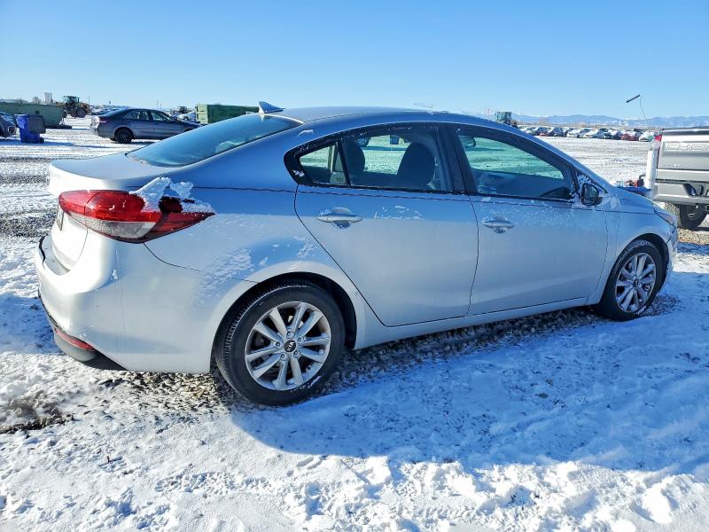 Photo 3 from auction – 2017 KIA FORTE with VIN 3KPFL4A71HE009023