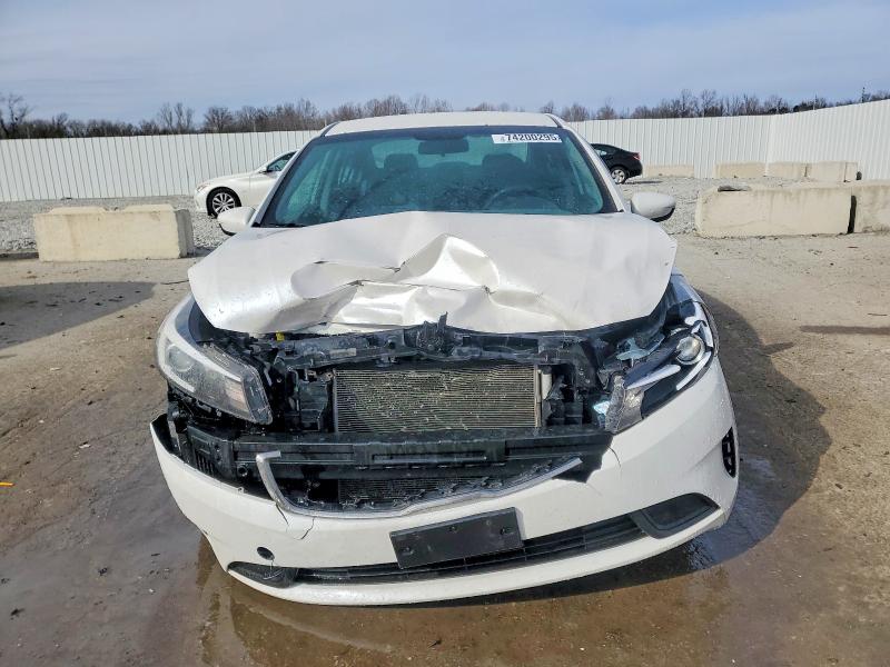 Photo 5 from auction – 2017 KIA FORTE LX with VIN 3KPFL4A70HE071349