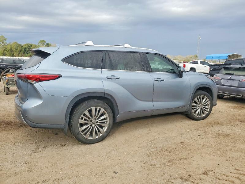 Photo 3 from auction – 2022 TOYOTA HIGHLANDER with VIN 5TDFZRBH4NS257593