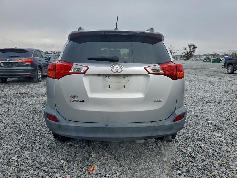Photo 6 from auction – 2015 TOYOTA RAV4 XLE with VIN 2T3WFREV5FW166682