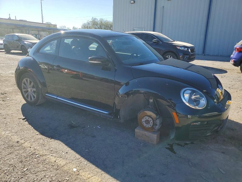 Photo 4 from auction – 2018 VOLKSWAGEN BEETLE S with VIN 3VWFD7AT0JM703559