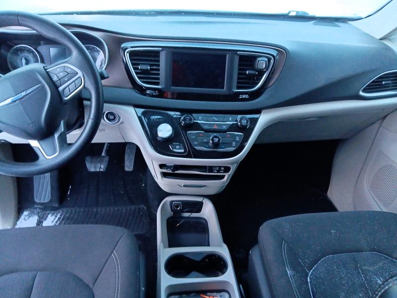 Photo 8 from auction – 2020 CHRYSLER VOYAGER with VIN 2C4RC1AG0LR118625