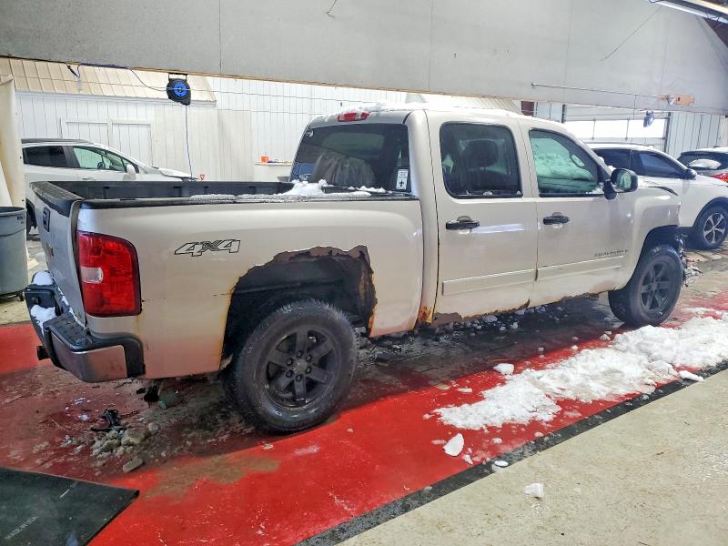 Фото 3 с аукциона – 2007 CHEVROLET SILVERADO с VIN 2GCEK13M671618894