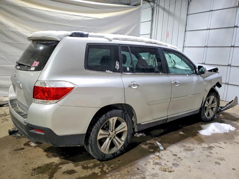 Photo 3 from auction – 2011 TOYOTA HIGHLANDER with VIN 5TDDK3EH2BS043850