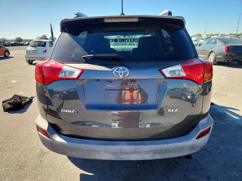 Photo 6 from auction – 2015 TOYOTA RAV4 XLE with VIN JTMWFREV1FJ059031
