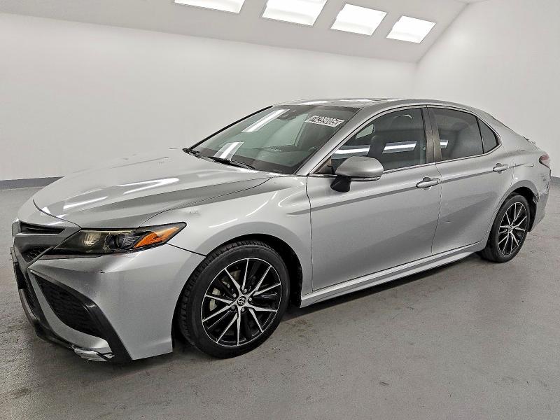 TOYOTA CAMRY SE N 2023 with VIN 4T1T11AK7PU724329 - Photo from auction