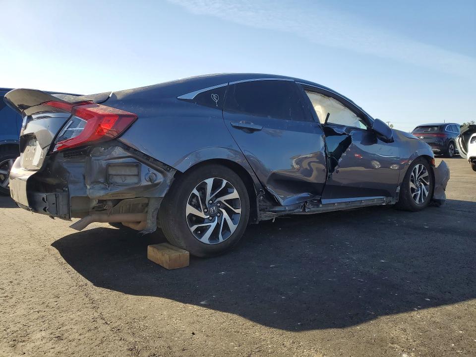 صورة رقم 3 من المزاد - 2016 HONDA CIVIC مع VIN 19XFC2F88GE248217