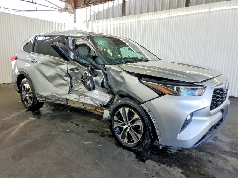 Photo 4 from auction – 2022 TOYOTA HIGHLANDER with VIN 5TDGZRAH3NS543148