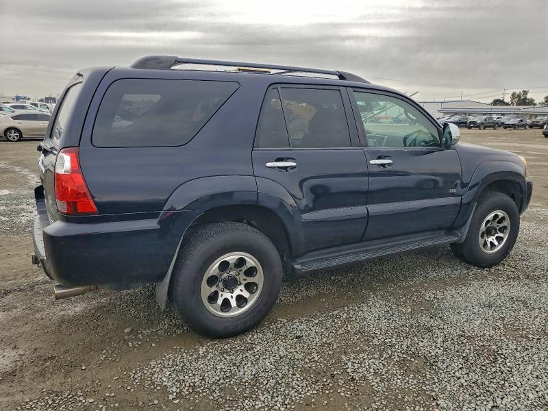 Photo 3 from auction – 2007 TOYOTA 4RUNNER SR with VIN JTEZU14R970086828