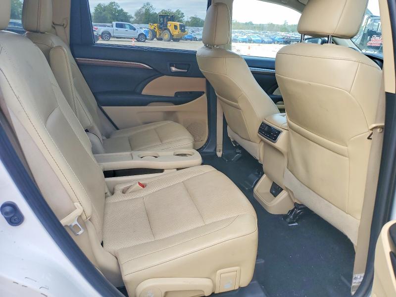 Photo 11 from auction – 2019 TOYOTA HIGHLANDER with VIN 5TDDZRFH4KS997397