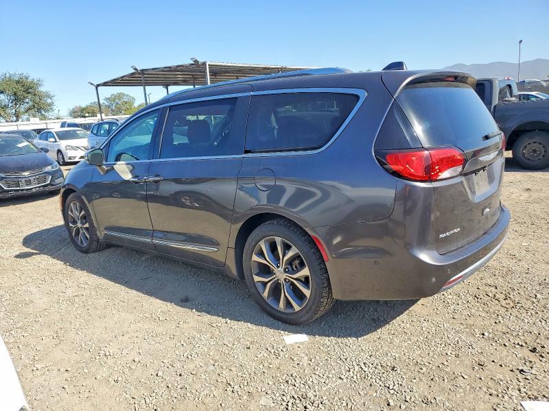 Photo 2 from auction – 2017 CHRYSLER PACIFICA L with VIN 2C4RC1GG9HR835913