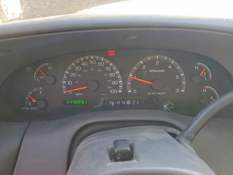 Photo 9 from auction – 2001 FORD EXPEDITION with VIN 1FMEU15L01LA55675