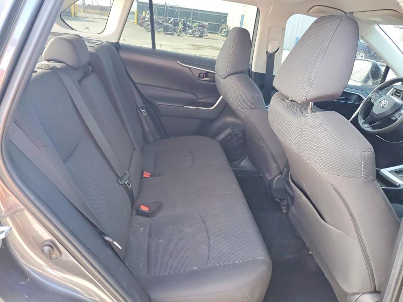 Photo 11 from auction – 2021 TOYOTA RAV4 with VIN 2T3K1RFV5MC122188