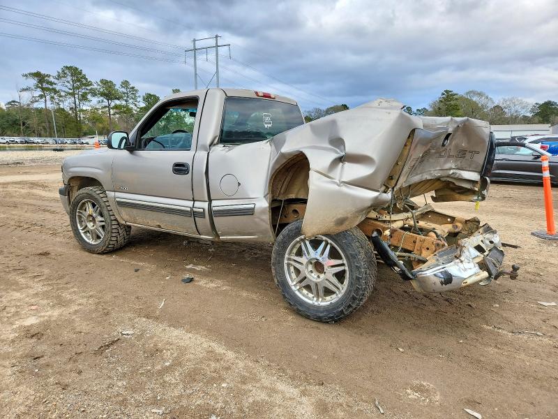 Photo 2 from auction – 2001 CHEVROLET SILVERADO with VIN 1GCEC14V81Z232254