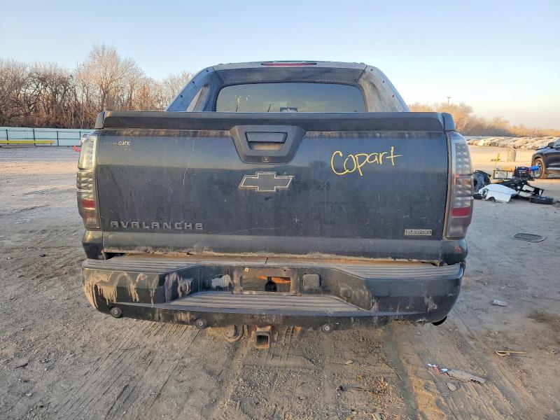 Photo 6 from auction – 2010 CHEVROLET AVALANCHE with VIN 3GNVKGE05AG237136