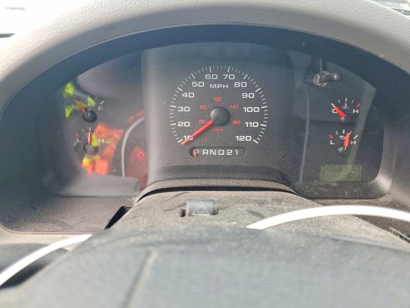 Photo 9 from auction – 2005 FORD F150 with VIN 1FTRF12225NB35274