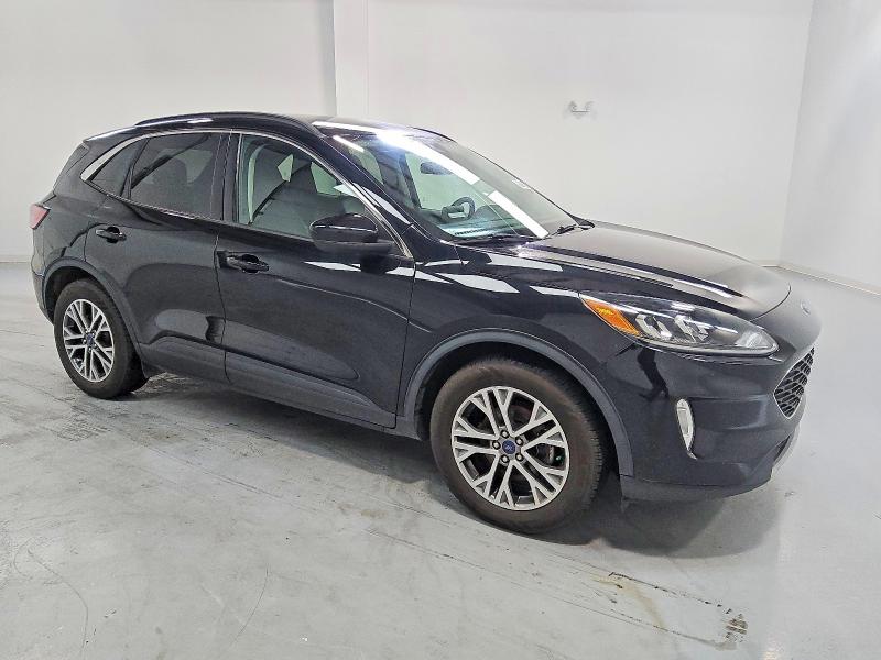 Photo 4 from auction – 2022 FORD ESCAPE SEL with VIN 1FMCU0H65NUB83739